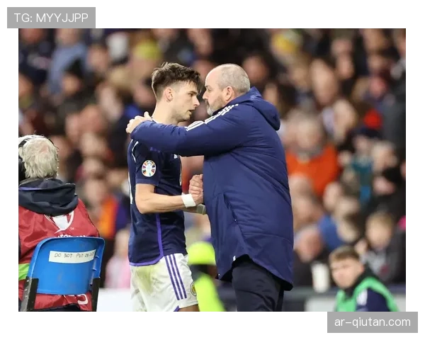 数据可视化：展示曼城本赛季如何通过罗德里与斯通斯的“双枢轴”控制比赛